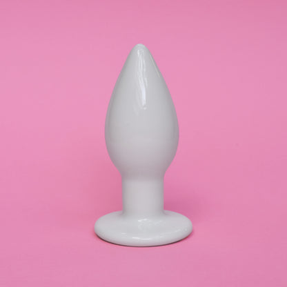 Plug anal en céramique artisanal. Neuvième sex toy de la collection Kaolin de chez Holy Toys.